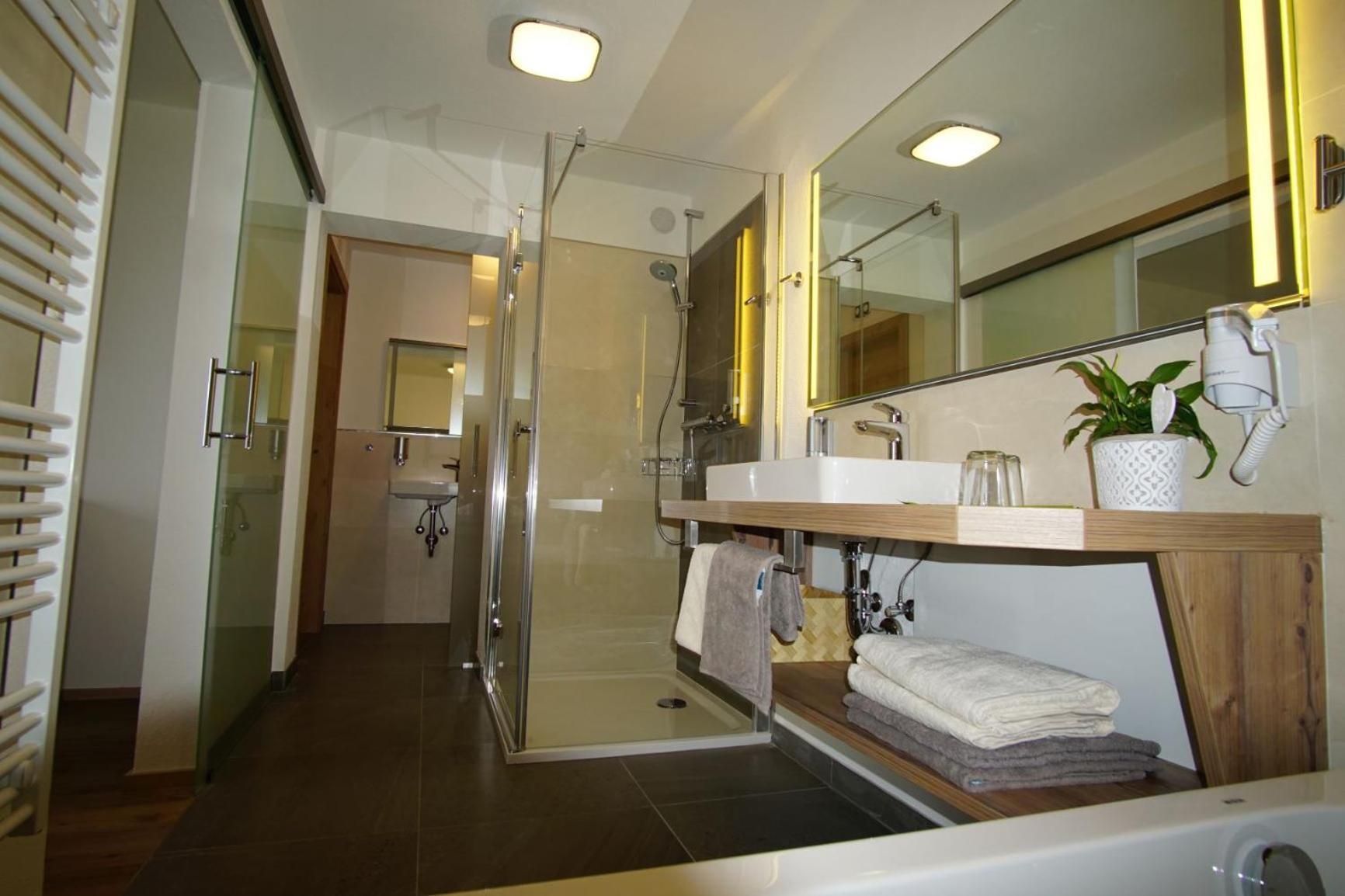 Hotel Irmgard Strass im Attergau Екстериор снимка