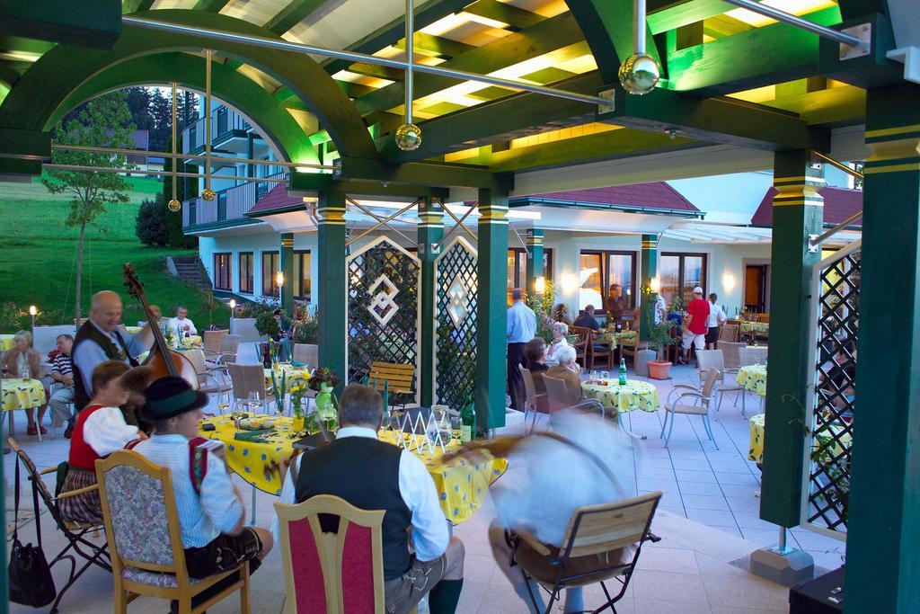 Hotel Irmgard Strass im Attergau Екстериор снимка