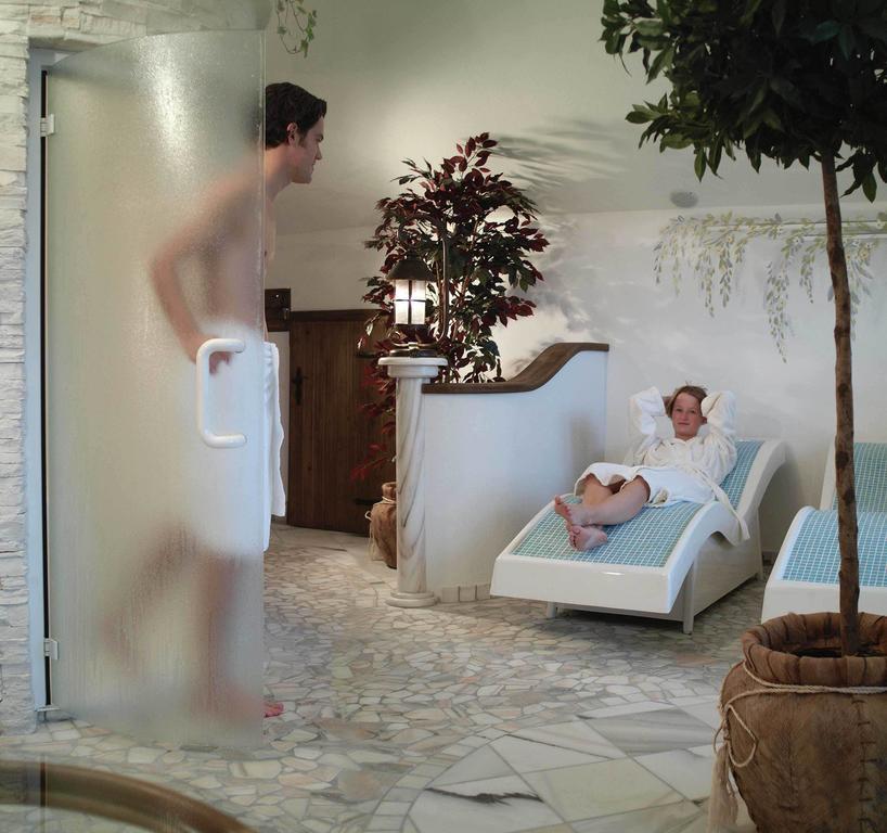 Hotel Irmgard Strass im Attergau Екстериор снимка
