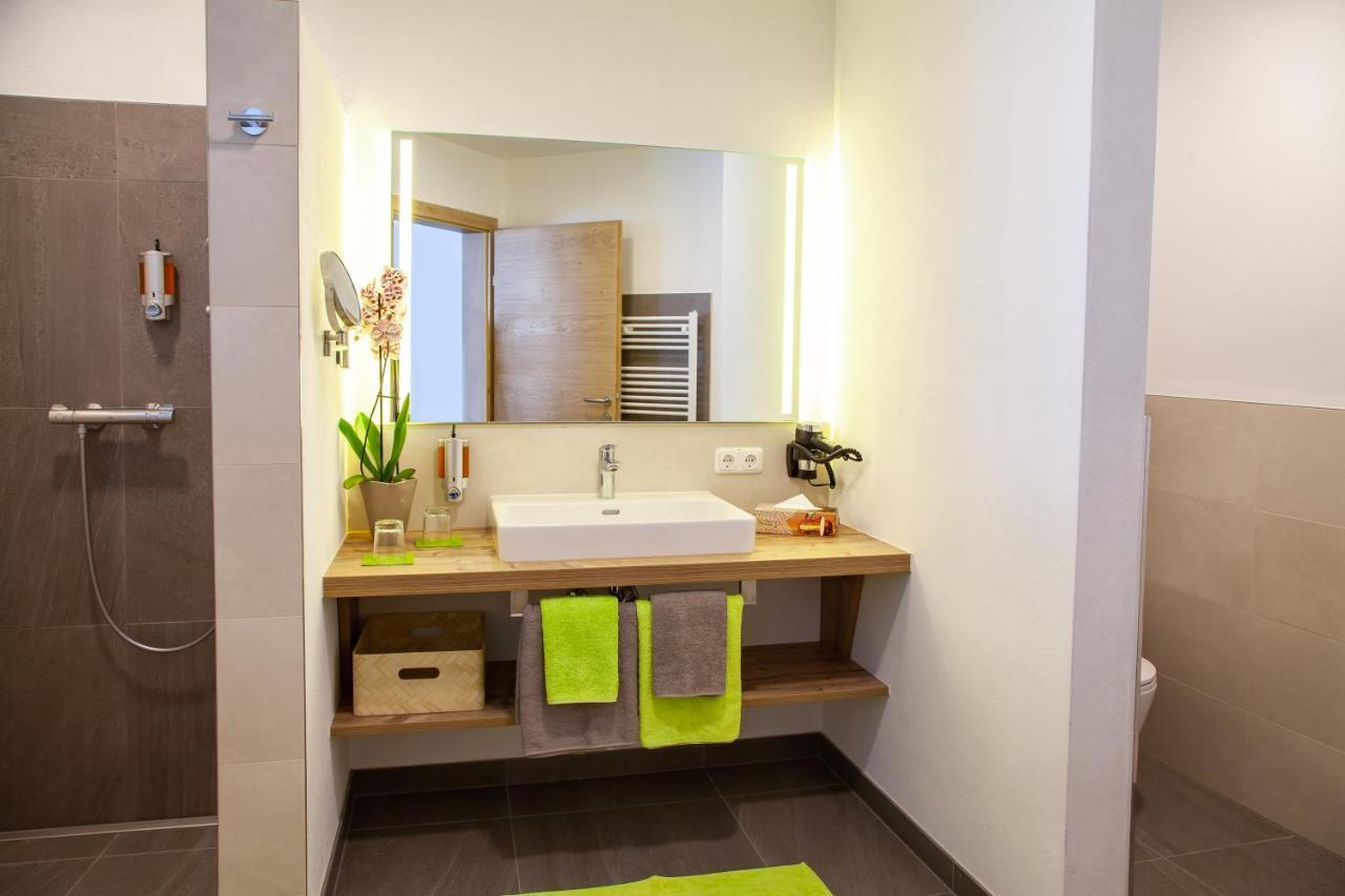 Hotel Irmgard Strass im Attergau Екстериор снимка